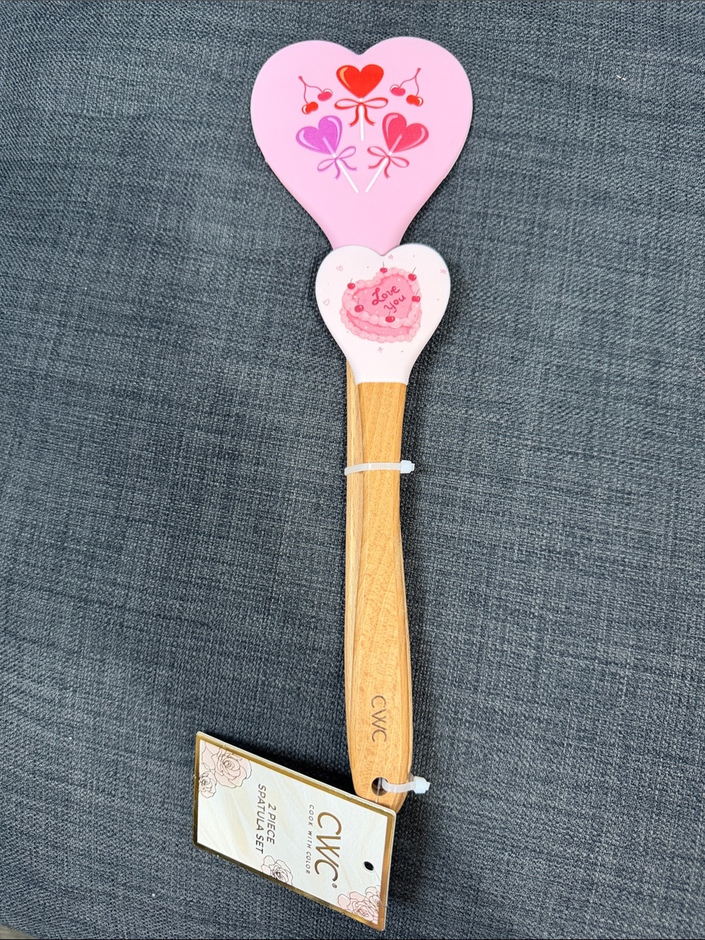 🎀 5 for $25 🎀 Pink Heart Silicone Spatula - Love Design